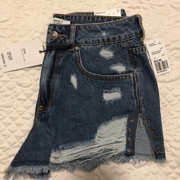 Forever 21 high rise jean shorts - Picture 3 of 3